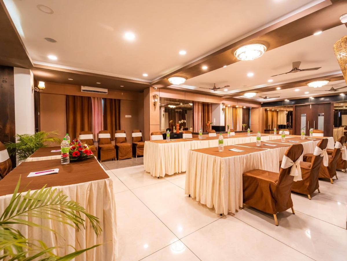 Hotel Signature Planet Indore Exterior foto